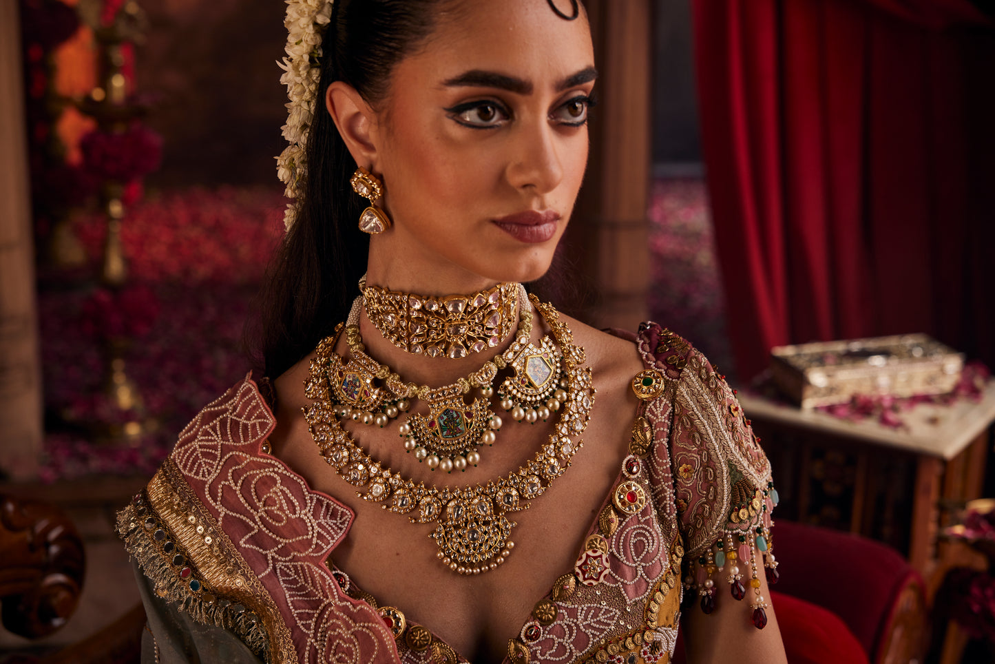 Hirakha kundan chokar