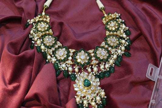 Emerald floral chokar