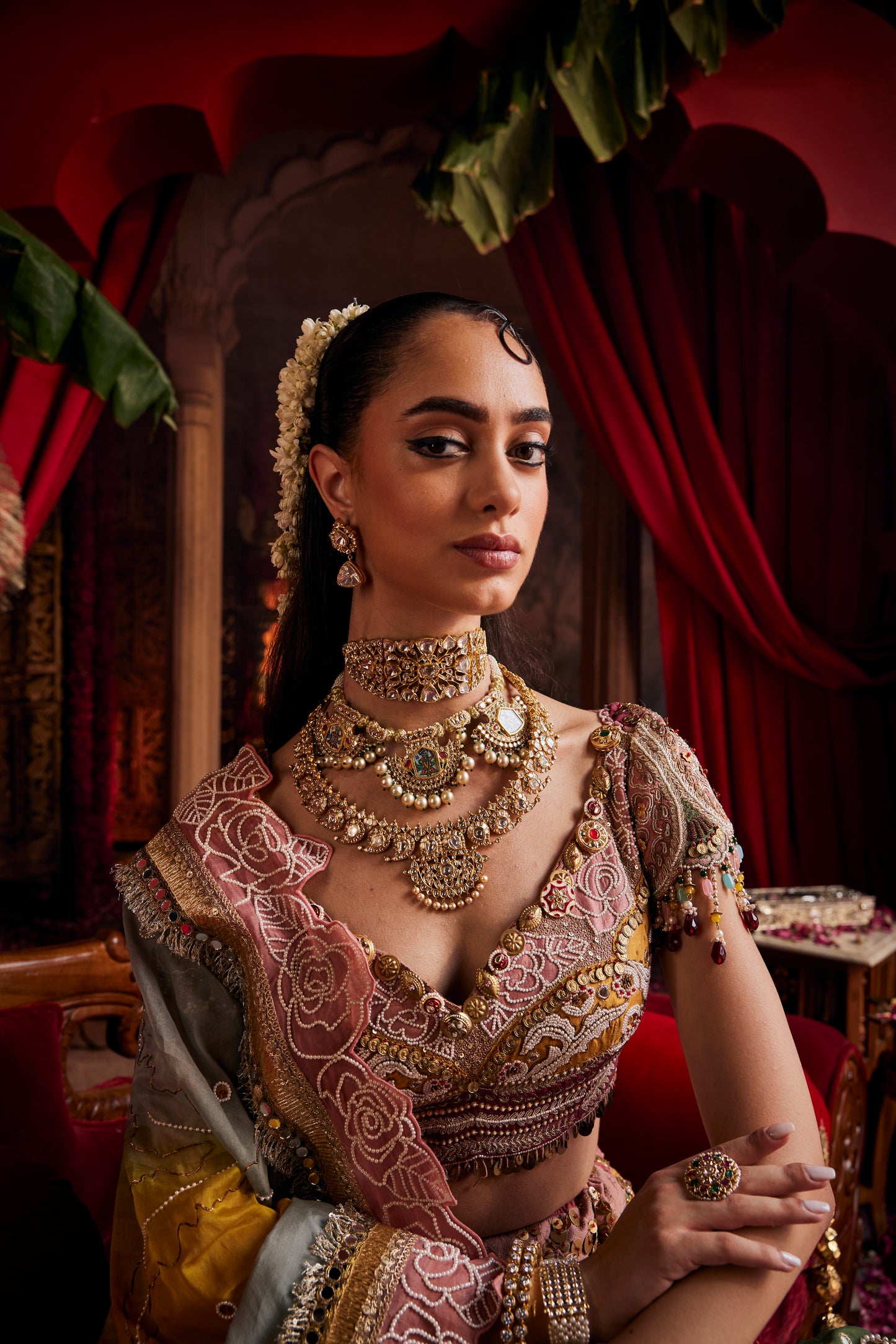 Hirakha kundan chokar