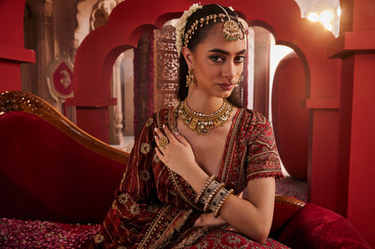 Prakriti gold chokar