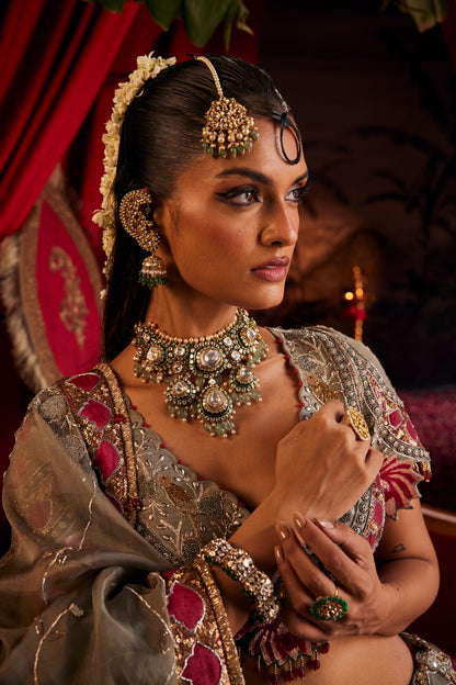 Tarang gold earrings